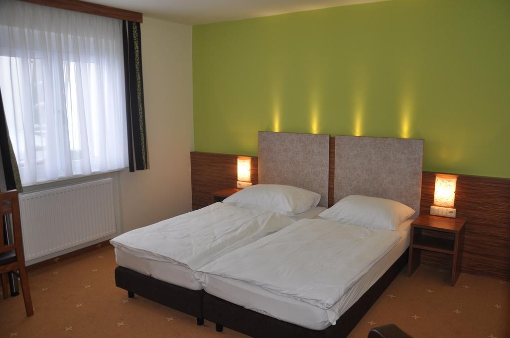 Gasthof Zur Linde Sankt Andrä bei Frauenkirchen Camera foto