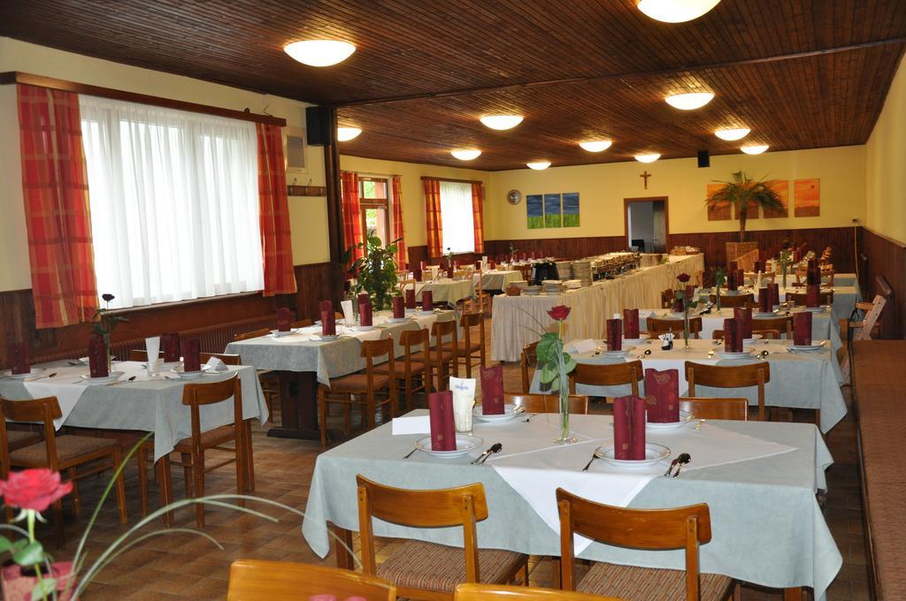 Gasthof Zur Linde Sankt Andrä bei Frauenkirchen Esterno foto